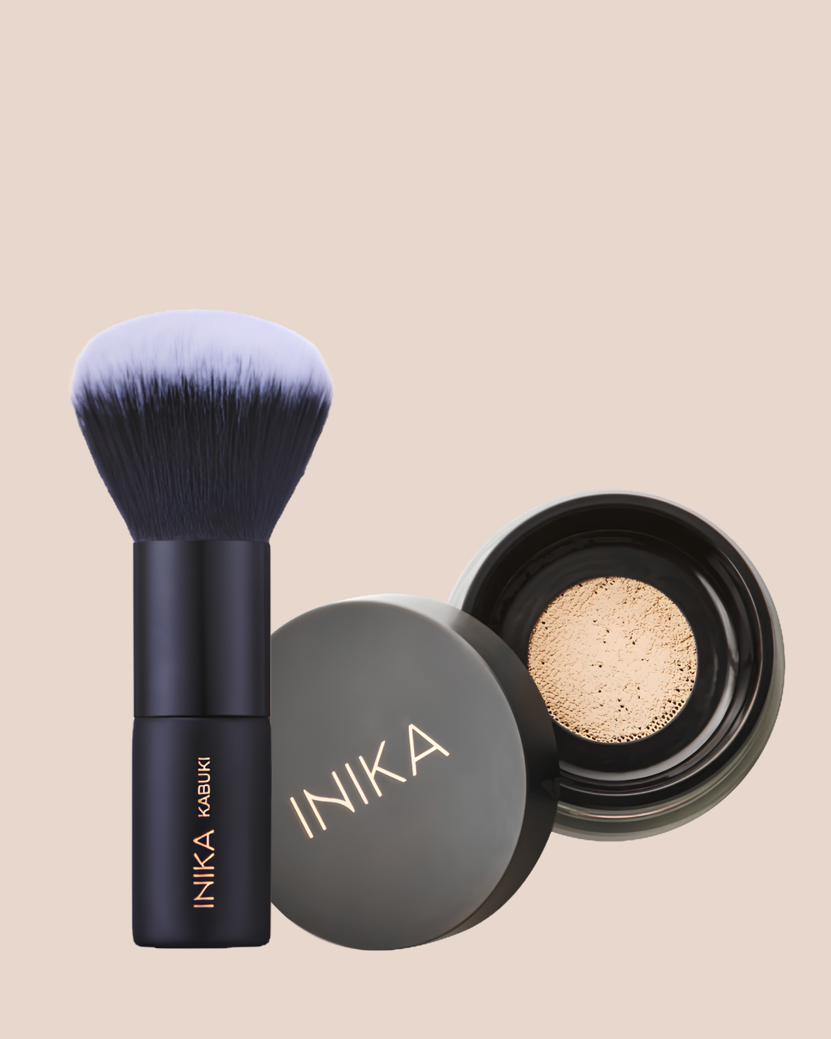 INIKA Organic biri mineralinė pudra SPF 25 (Nurture) ir Kabuki šepetėlis
